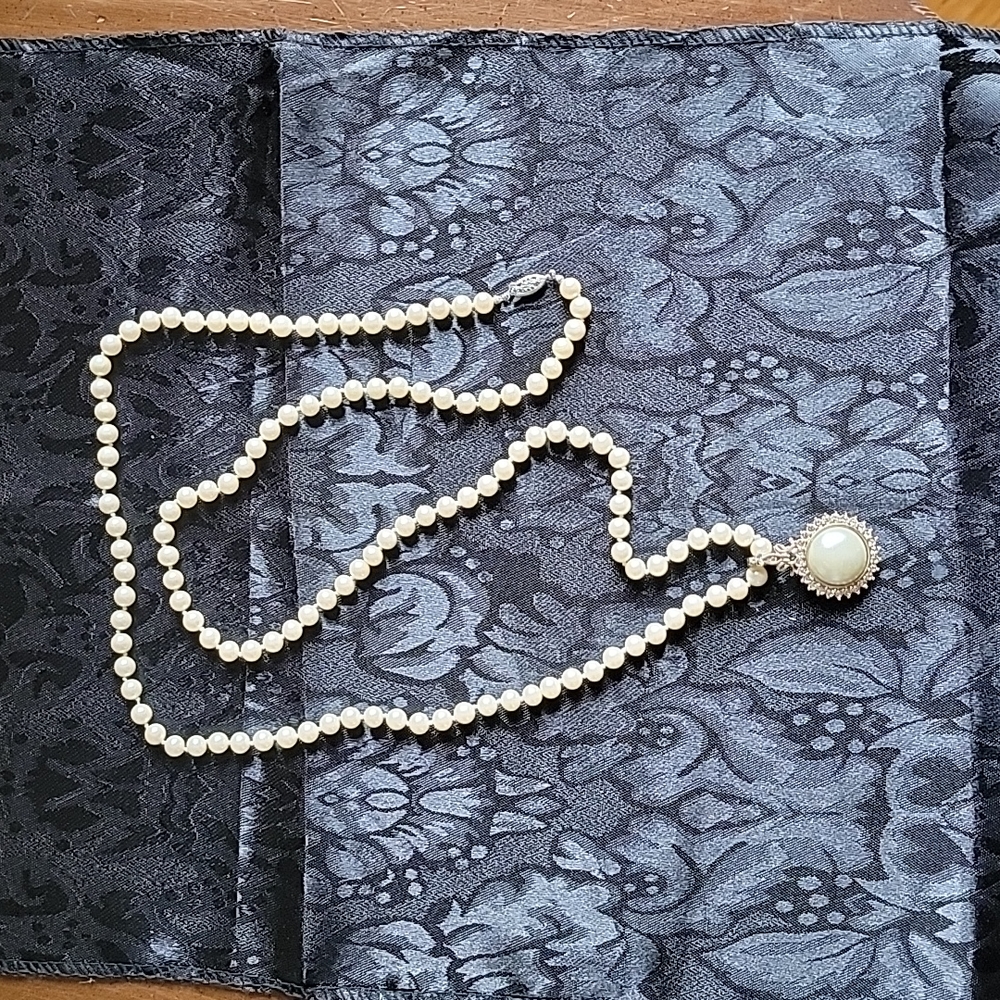 Vintage Pearl Necklace